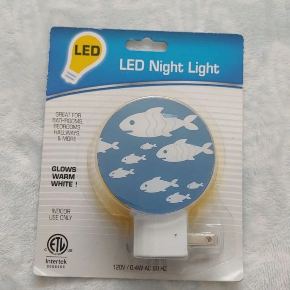 NEW Intertek LED Night Light Fish nursery light baby room
120 V 
0.4 W
AC 60 Hz
